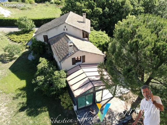 Villa 7 pièces 207 m²