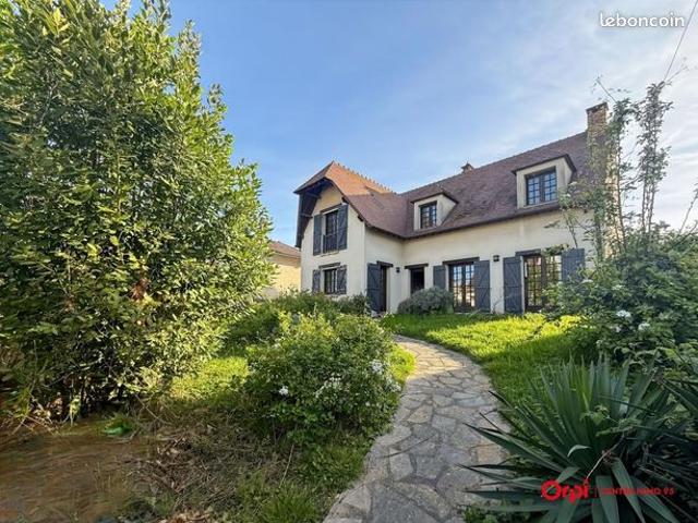 Villa 7 pièces 207 m²