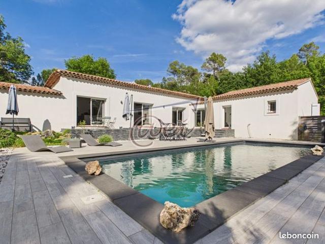 Villa 7 pièces 207 m²