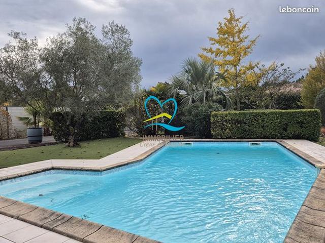 Villa 7 pièces 208 m²