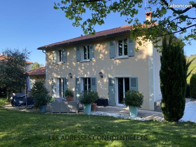 Villa 7 pièces 208 m²