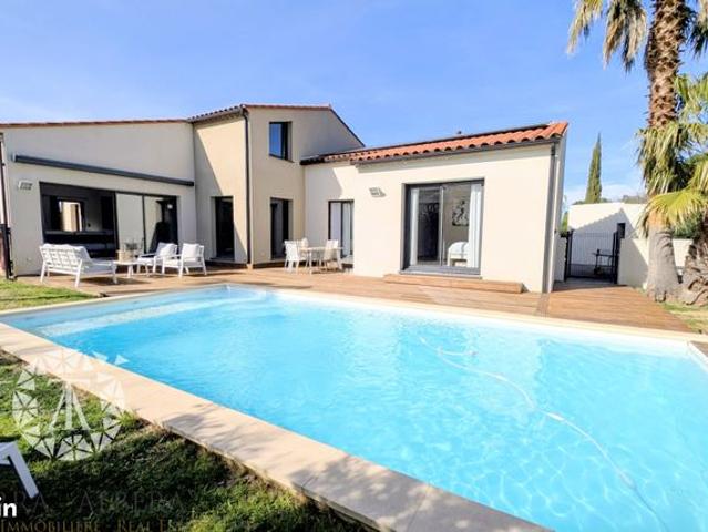 Villa 7 pièces 209 m²