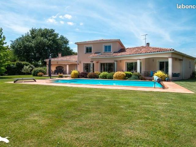 Villa 7 pièces 209 m²