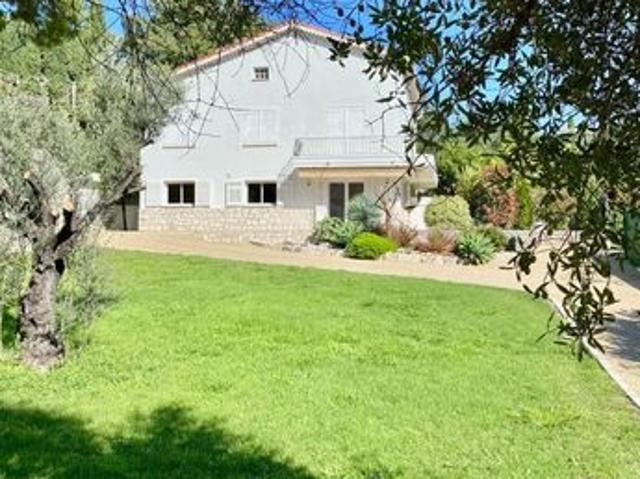 Villa 7 pièces 209 m²