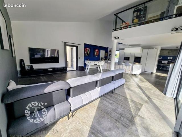 Villa 7 pièces 209 m²