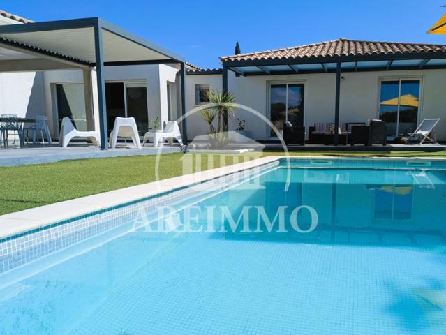 Villa 7 Pièces 215 M2 habitables sur 1500 M2 de terrain à 18
