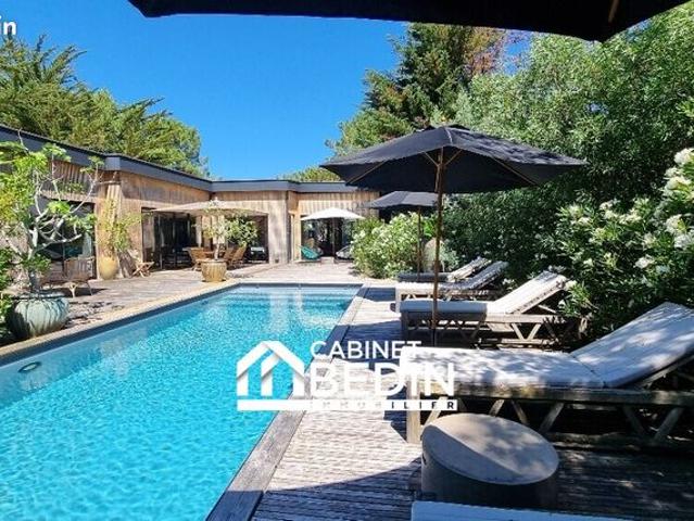 Villa 7 pièces 210 m²
