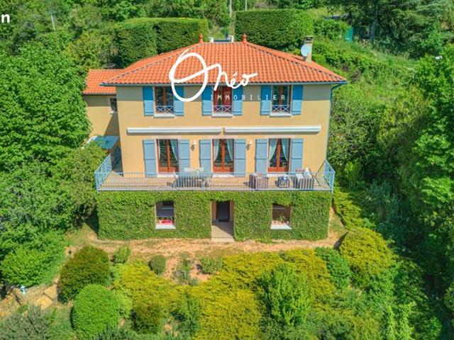 Villa 7 pièces 210 m²