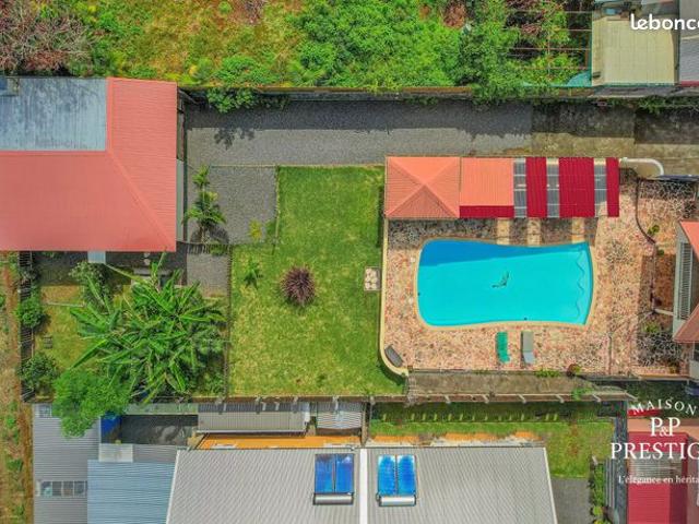 Villa 7 pièces 210 m²