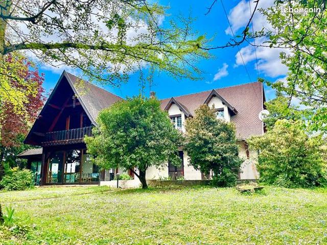 Villa 7 pièces 210 m²