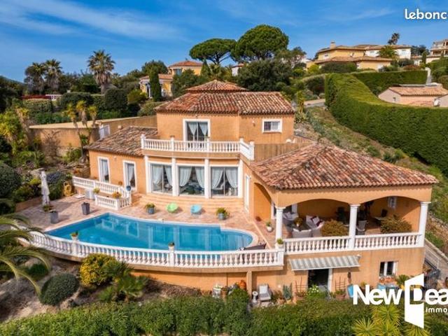Villa 7 pièces 210 m²
