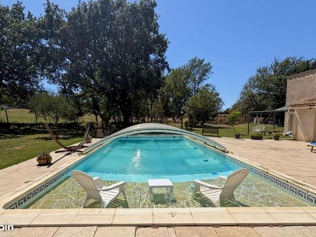 Villa 7 pièces 210 m²