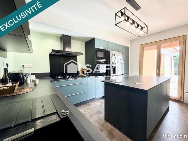 Villa 7 pièces 212 m²