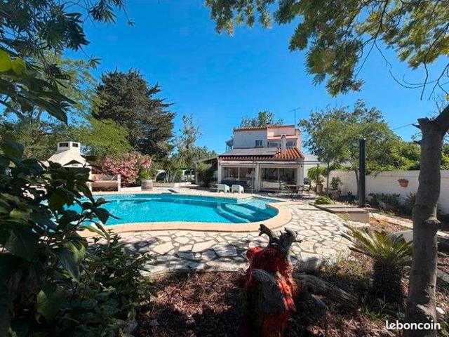 Villa 7 pièces 213 m²