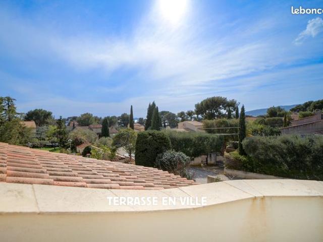 Villa 7 pièces 214 m²