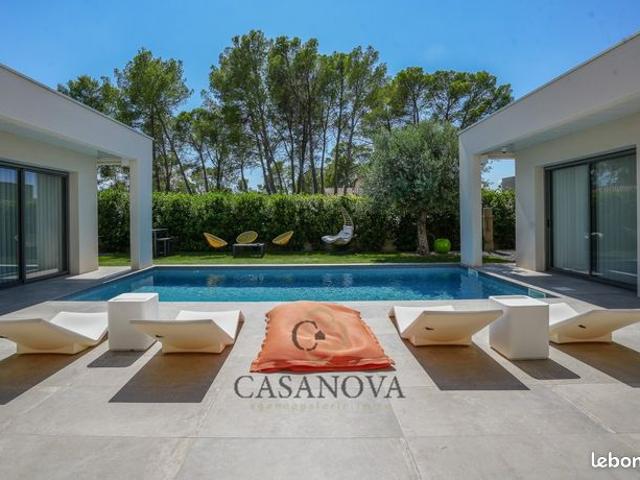 Villa 7 pièces 215 m²