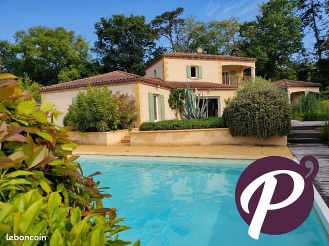 Villa 7 pièces 215 m²