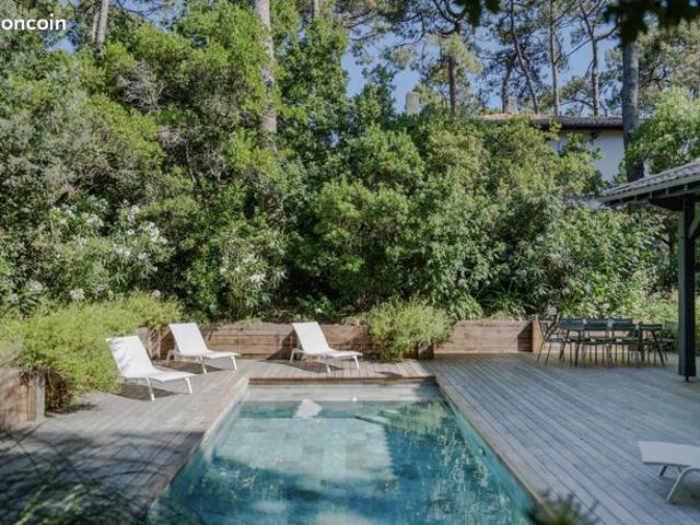 Villa 7 pièces 215 m²