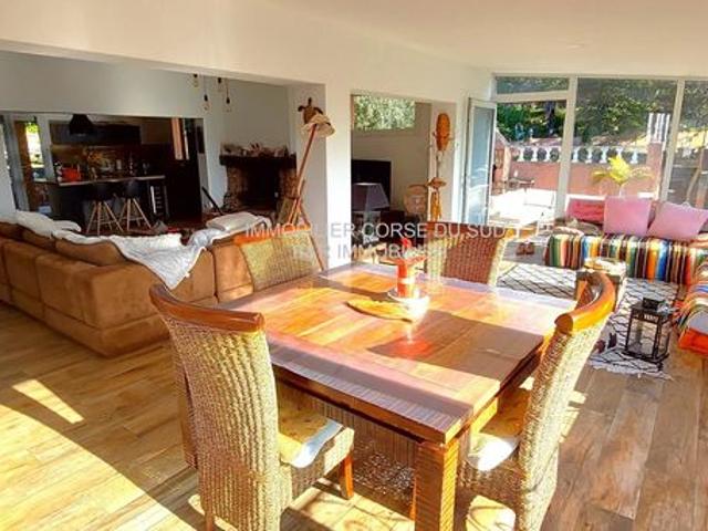 Villa 7 pièces 216 m²