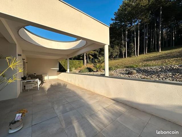 Villa 7 pièces 216 m²