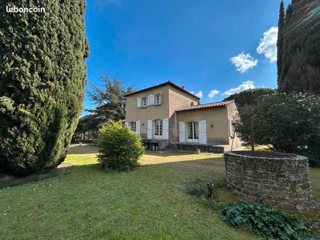 Villa 7 pièces 216 m²
