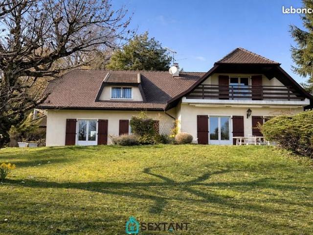 Villa 7 pièces 217 m²