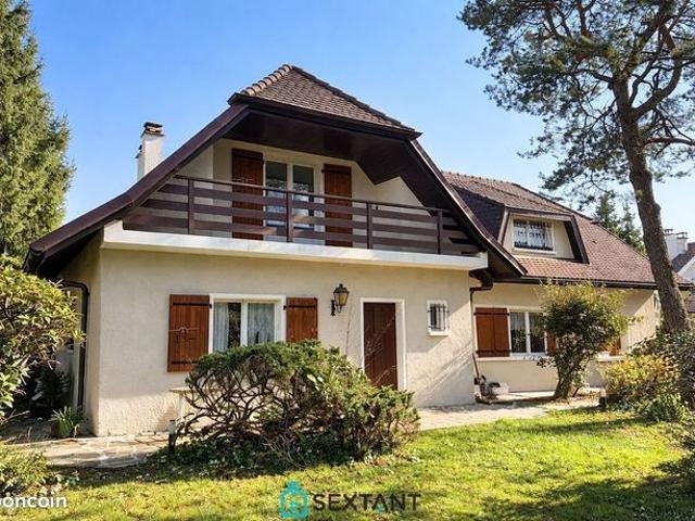 Villa 7 pièces 217 m²