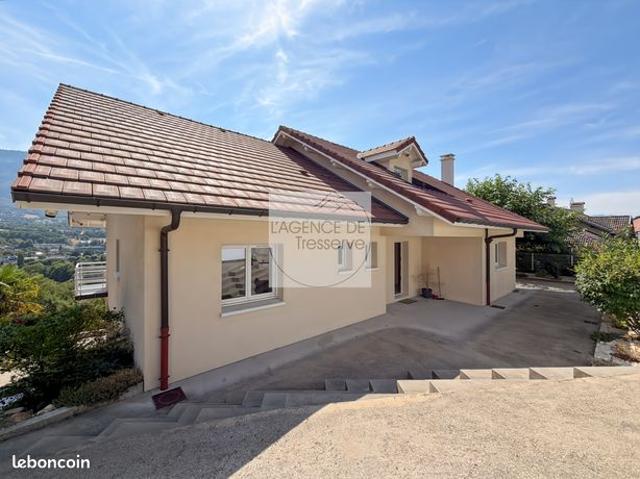 Villa 7 pièces 218 m²