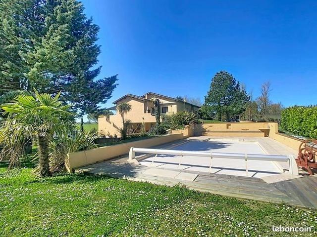Villa 7 pièces 218 m²