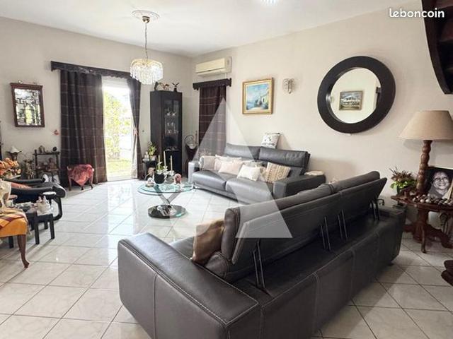 Villa 7 pièces 219 m²