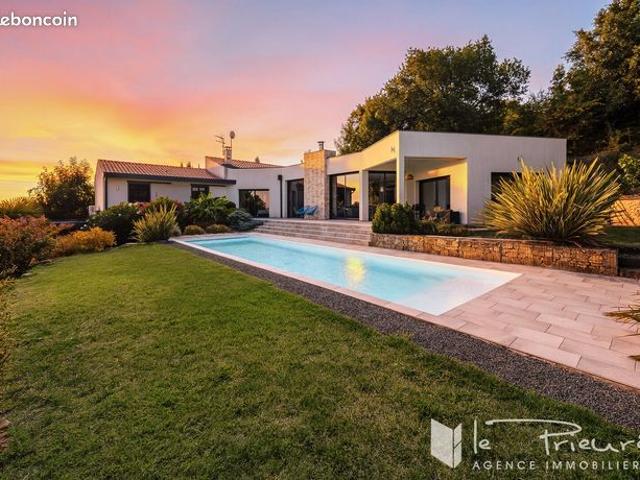 Villa 7 pièces 219 m²