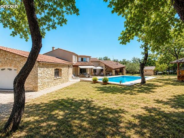 Villa 7 pièces 219 m²
