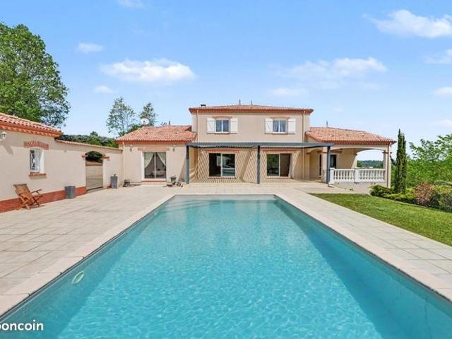 Villa 7 pièces 219 m²