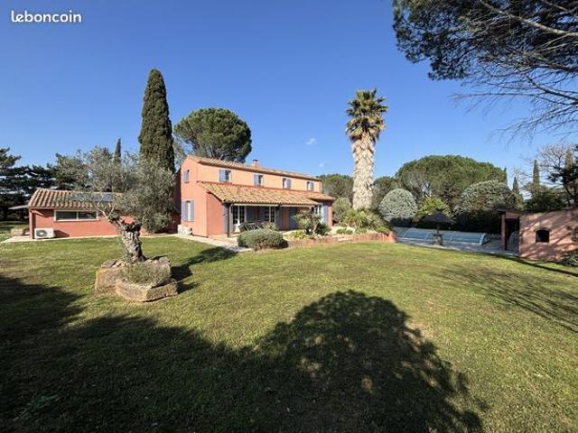 Villa 7 pièces 220 m²