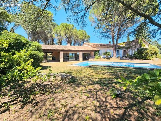 Villa 7 pièces 220 m²