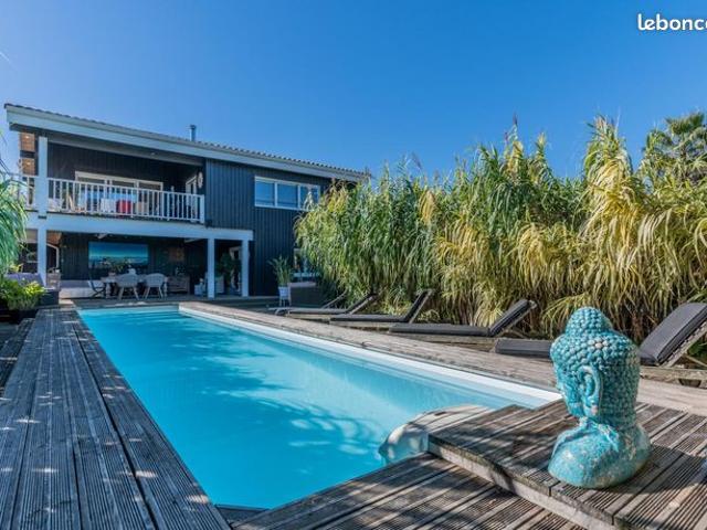 Villa 7 pièces 220 m²