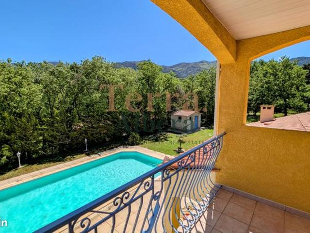 Villa 7 pièces 220 m²
