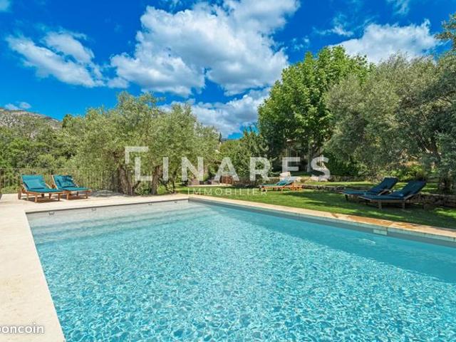 Villa 7 pièces 220 m²