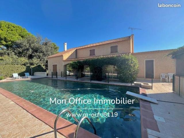 Villa 7 pièces 220 m²