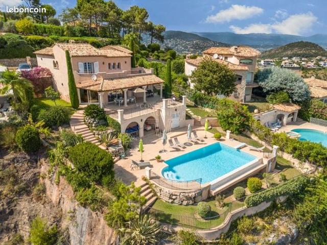 Villa 7 pièces 220 m²
