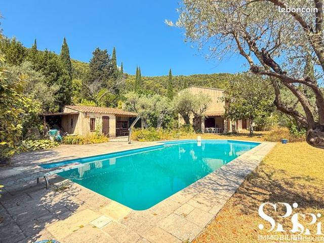 Villa 7 pièces 220 m²