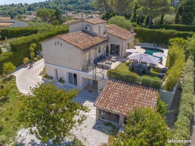 Villa 7 pièces 220 m²