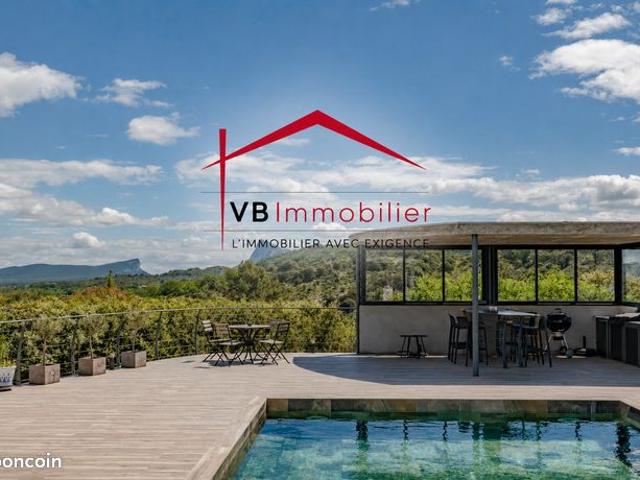Villa 7 pièces 220 m²