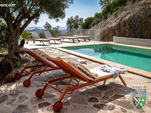 Villa 7 pièces 239 m²