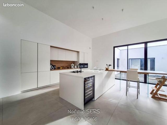 Villa 7 pièces 220 m²