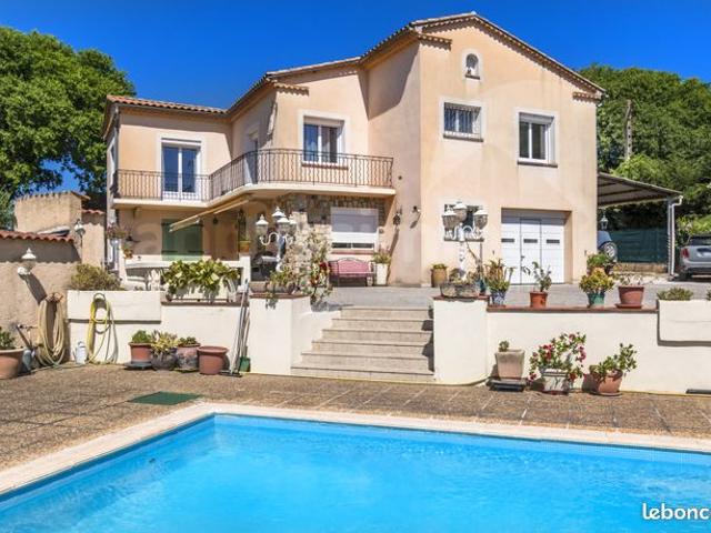 Villa 7 pièces 220 m²