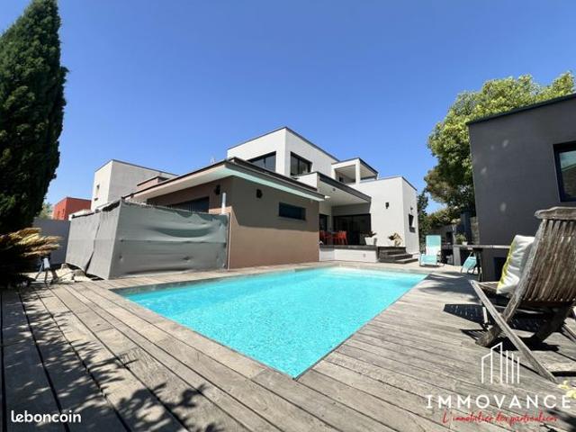 Villa 7 pièces 220 m²