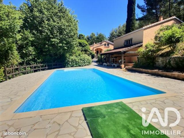 Villa 7 pièces 220 m²
