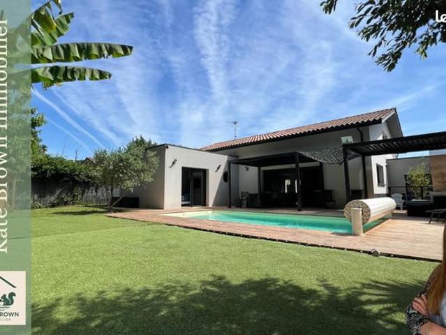 Villa 7 pièces 221 m²