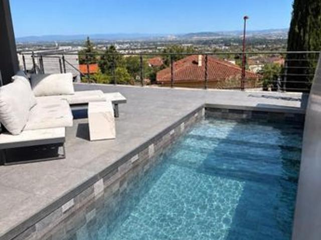 Villa 7 pièces 222 m²